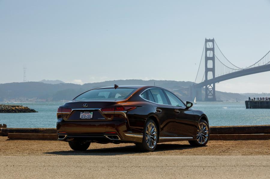  Lexus LS500h AWD 2017 года  (NA) (фото 32 из 96)
